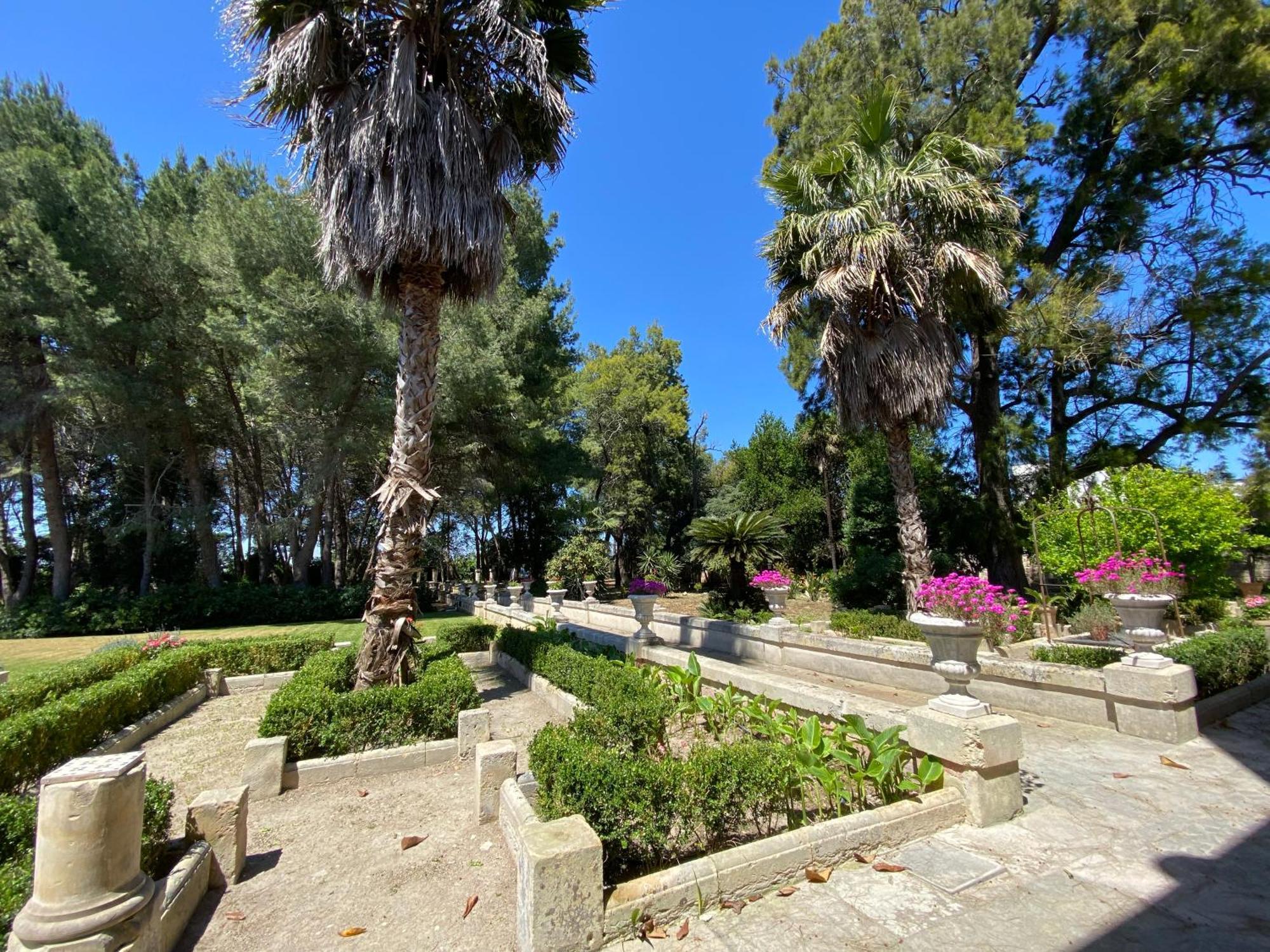 Bed and Breakfast Palazzo De Carlo E Il Parco Dei 7 Pozzi Лечче Екстер'єр фото